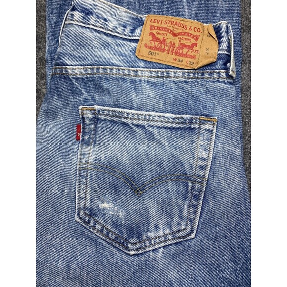 Levi 501 34x32 Blank Tab Original Fit Men's Jeans Premium Button Fly Light Wash - Picture 1 of 7